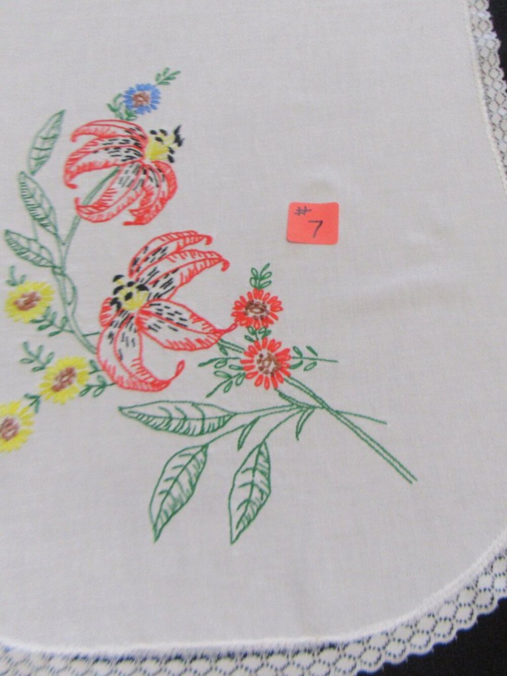 #7 Table Runner Embroidered - Picture 2 of 9